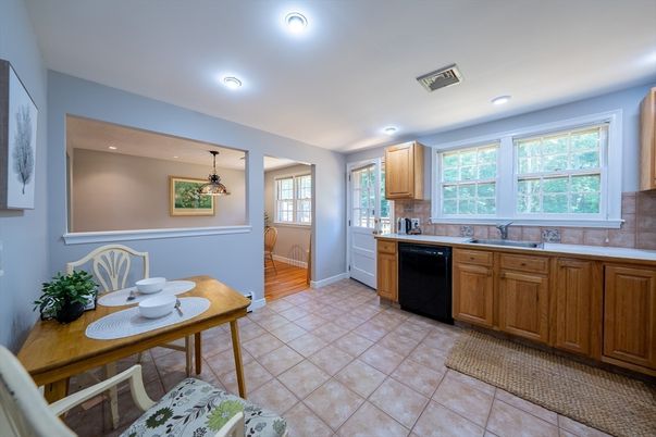 Dining room, Interior, Kitchen, Recessed Lighting, Wood Texture Flooring