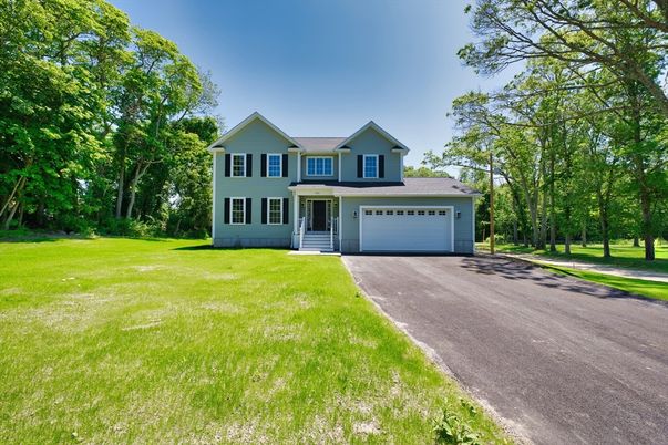 Attached, Exterior, Facade, Farmhouse