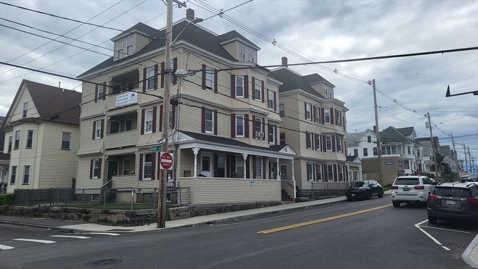 Exterior, Facade, Queen Anne Victorian