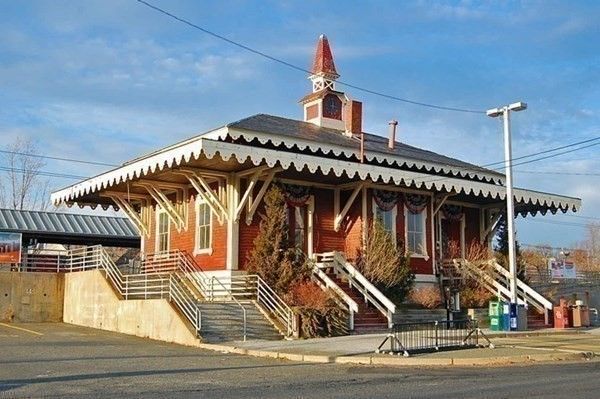 Exterior, Facade, Brick Facade, None