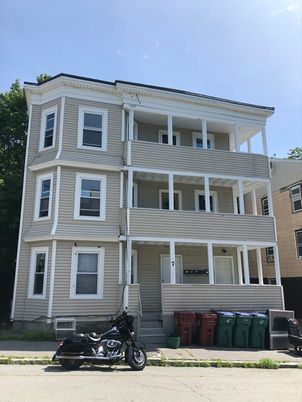 Exterior, Facade, Rowhouse