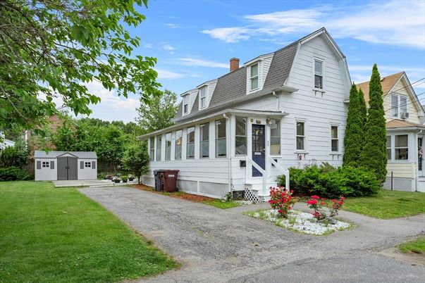 Exterior, Facade, Cape Cod