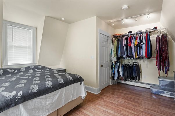 Bedroom, Interior, Recessed Lighting, Walk-in Closets, Wood Texture Flooring