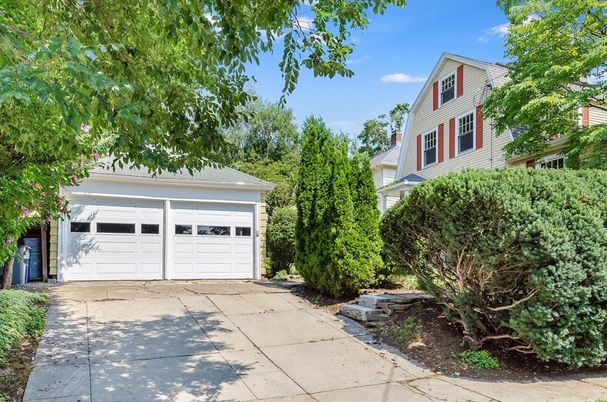 Detached Garage, Exterior
