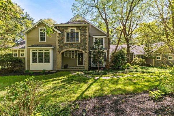 Backyard, Exterior, Facade, Queen Anne Victorian