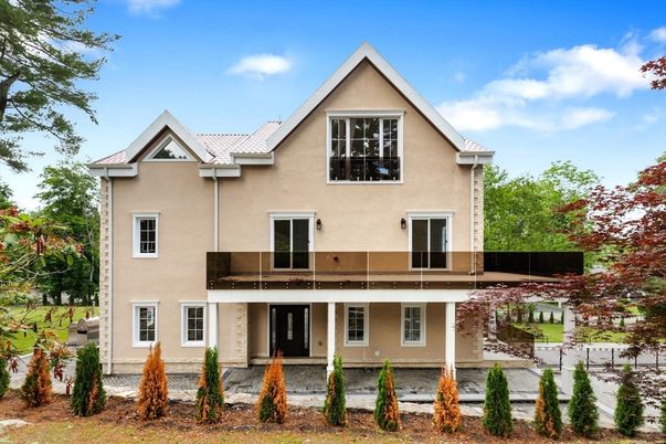 Exterior, Facade, American Craftsman