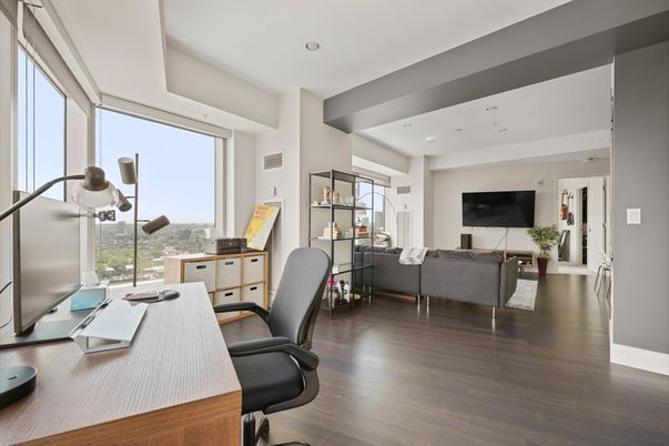 Home Office, Interior, Recessed Lighting, Wood Texture Flooring