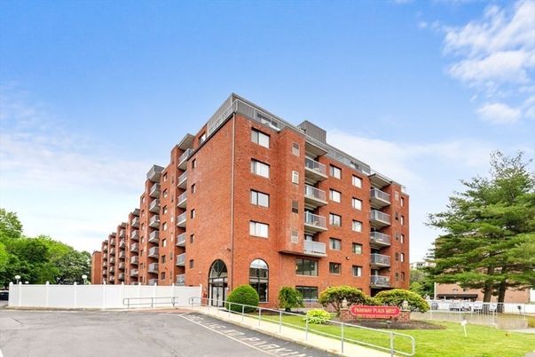Exterior, Facade, Condo Building