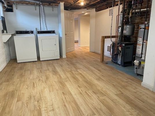 Interior, Utility Closets, Washer, Wood Texture Flooring