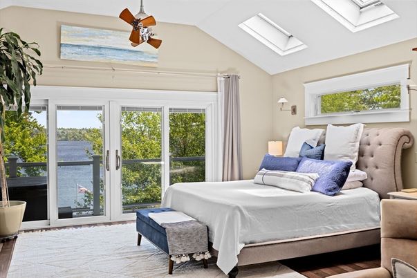 Bedroom, Interior, Water, Wood Texture Flooring