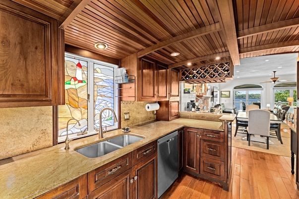 Dining room, Interior, Kitchen, Recessed Lighting, Wooden Beams, Wooden Ceilings, Wood Texture Flooring