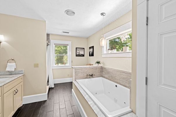 Bathroom, Interior, Pendant Lights, Wood Texture Flooring