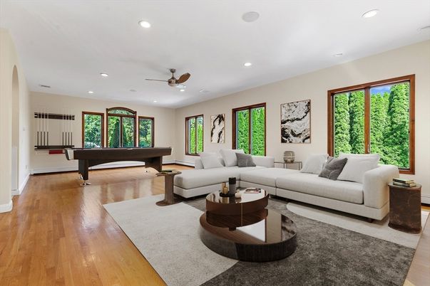 Billiard Table, Game Room, Interior, Living room, Recessed Lighting, Wood Texture Flooring