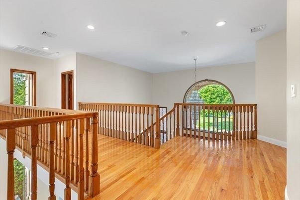 Interior, Pendant Lights, Recessed Lighting, Wood Texture Flooring