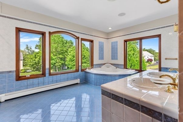 Bathroom, Interior, Recessed Lighting, Tile Countertops