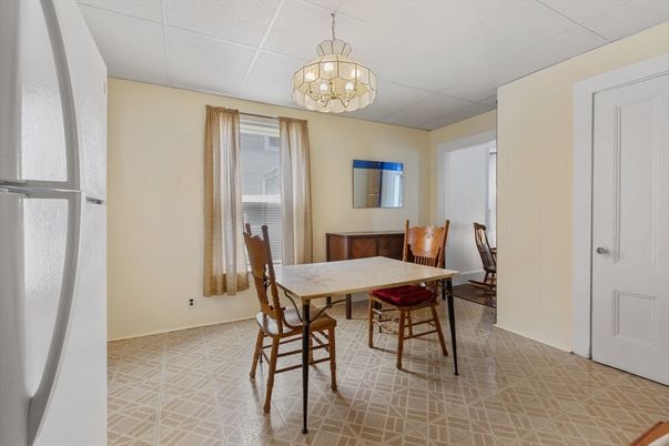 Chandelier, Dining room, Interior