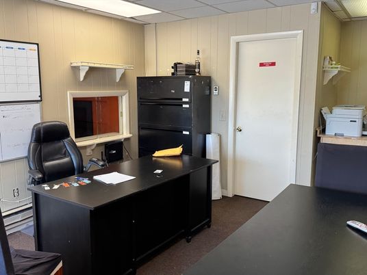 Home Office, Interior