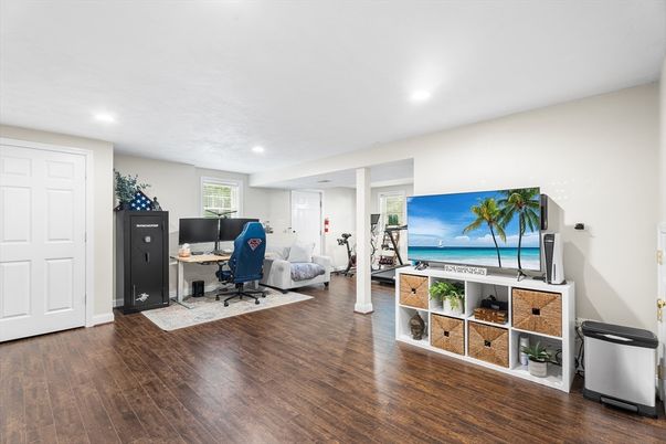 Home Office, Interior, Recessed Lighting, Water, Wood Texture Flooring