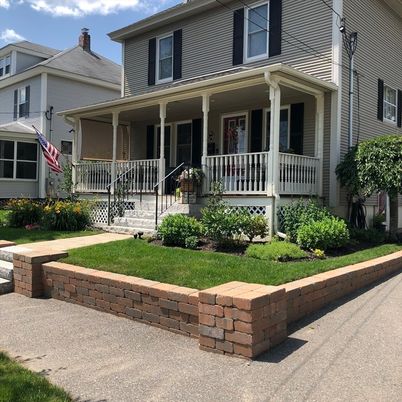 Exterior, Facade, American Foursquare