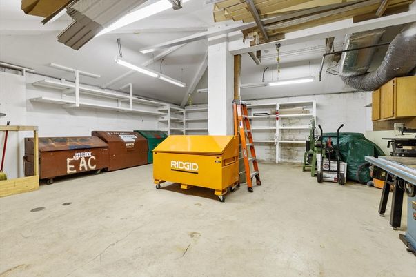 Garage, Interior
