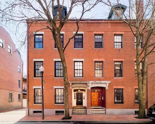 Exterior, Facade, Brick Facade, Rowhouse