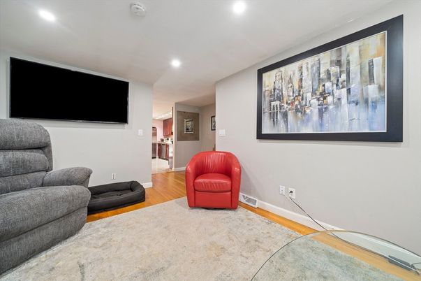 Interior, Recessed Lighting, Wood Texture Flooring