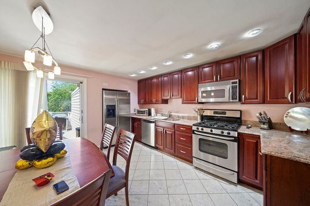 Dining room, Interior, Kitchen, Pendant Lights, Recessed Lighting, Stainless Steel Appliances