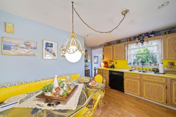 Dining room, Interior, Kitchen, Pendant Lights, Wood Texture Flooring