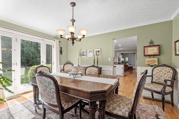Chandelier, Dining room, Interior, Recessed Lighting, Wood Texture Flooring