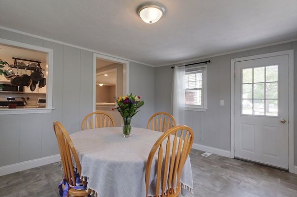 Dining room, Interior