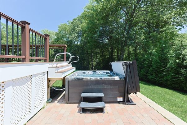 Exterior, Hot Tub