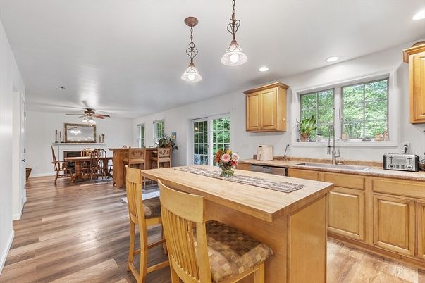 Dining room, Interior, Kitchen, Recessed Lighting, Wood Texture Flooring