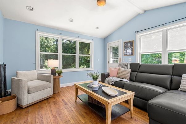 Interior, Living room, Recessed Lighting, Wood Texture Flooring