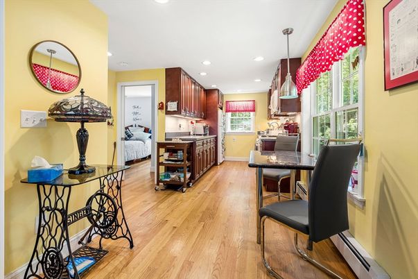 Dining room, Interior, Kitchen, Pendant Lights, Recessed Lighting, Wood Texture Flooring