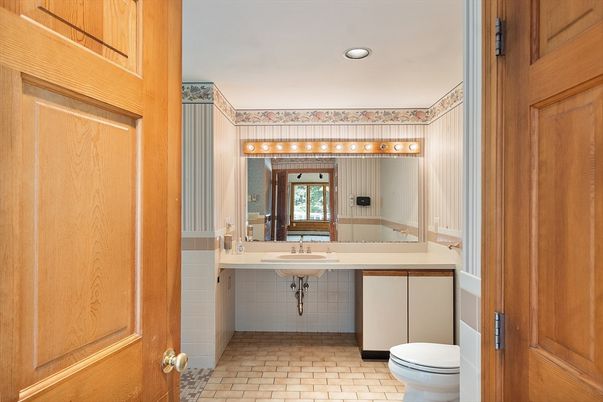 Bathroom, Interior, Recessed Lighting