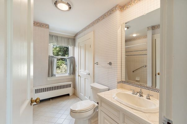 Bathroom, Interior, Tile Countertops