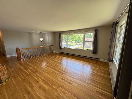 Interior, Pendant Lights, Wood Texture Flooring