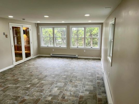 Empty room, Interior, Recessed Lighting