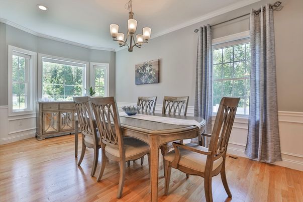 Chandelier, Dining room, Interior, Recessed Lighting, Wood Texture Flooring