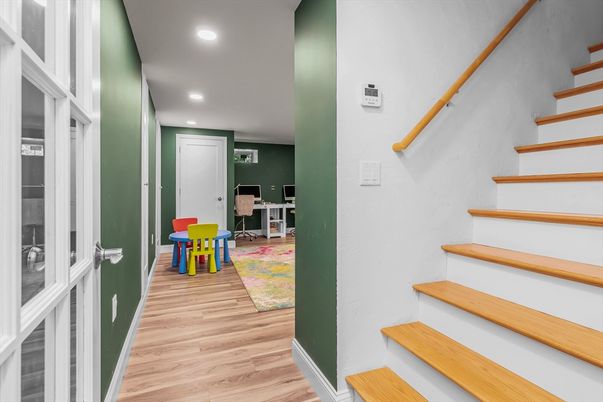 Interior, Recessed Lighting, Wood Texture Flooring