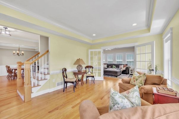 Chandelier, Dining room, Interior, Living room, Recessed Lighting, Wood Texture Flooring