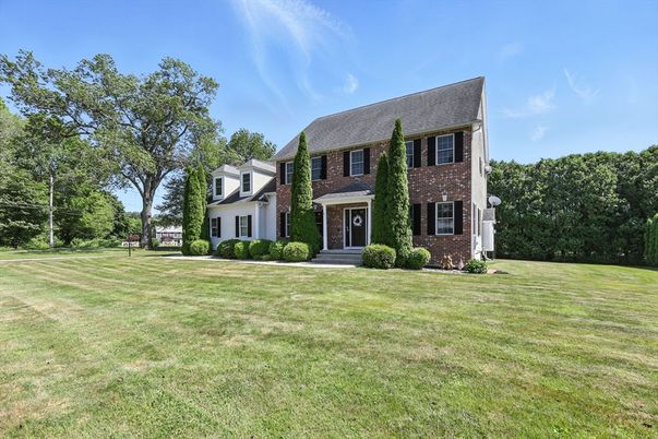 Backyard, Exterior, Facade, Brick Facade, Georgian