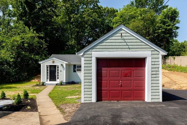 Detached Garage, Exterior