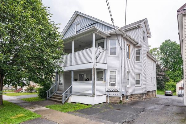 Exterior, Facade, Queen Anne Victorian