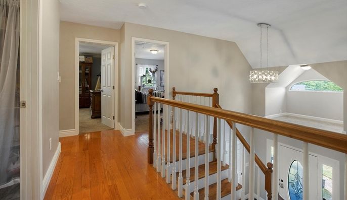 Interior, Pendant Lights, Wood Texture Flooring