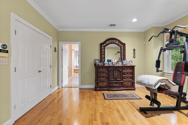 Fitness Equipment, Interior, Recessed Lighting, Wood Texture Flooring