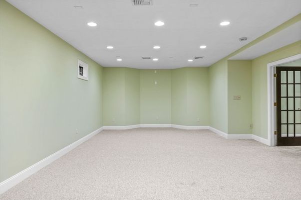 Empty room, Interior, Recessed Lighting