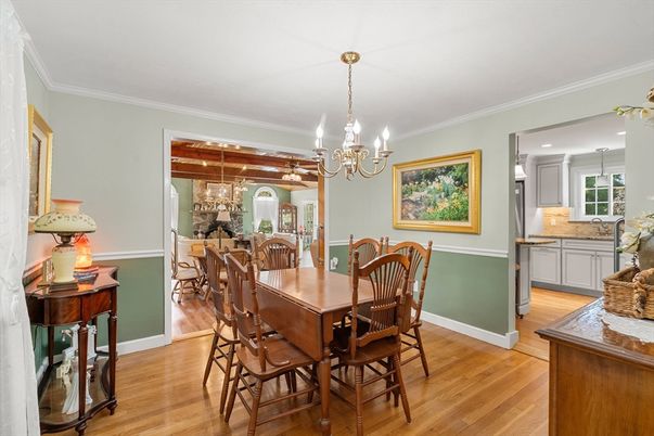 Chandelier, Dining room, Interior, Kitchen, Pendant Lights, Recessed Lighting, Wood Texture Flooring