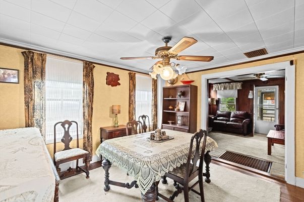 Dining room, Interior