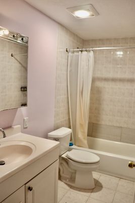 Bathroom, Interior, Recessed Lighting